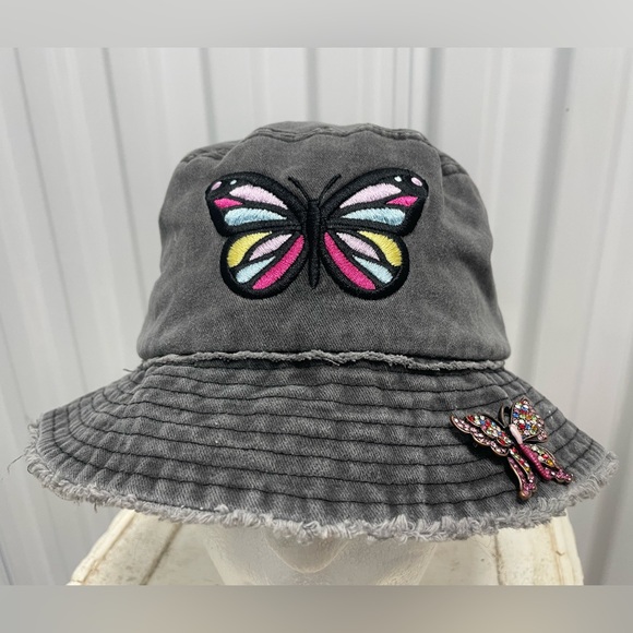 David and Young embroidered butterfly bucket hat with & vintage rhinestone pin - Picture 3 of 15